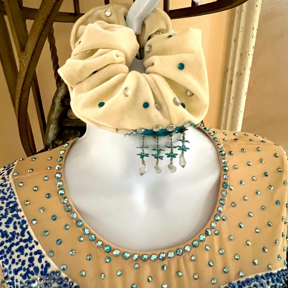 Competition Leotard/Ice skating Dance Dress Swarovski Rhinestones/sequined - Picture 10 of 15